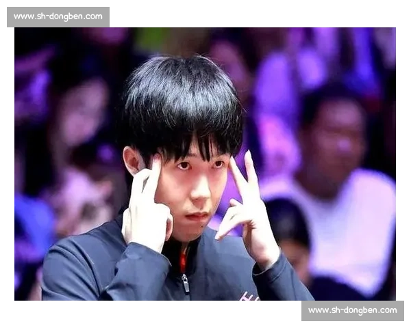 王楚钦笑对互动丢分！1-0 呼喊点燃胜负欲，国乒顶流上演反差萌