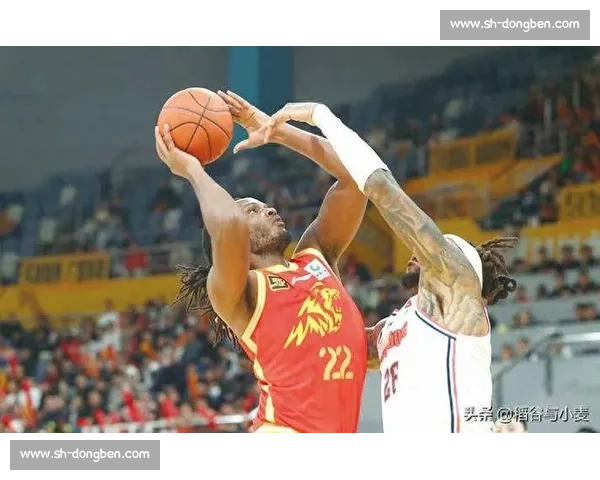 NBL 第 13 轮五佳球：格洛弗抢断空接暴扣 布里斯科转身勾手 2+1 领衔