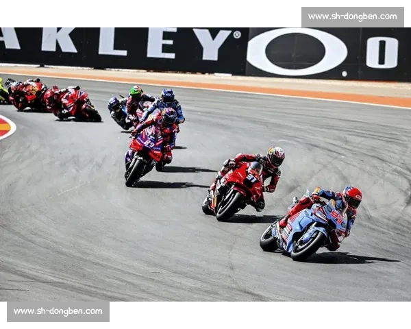 致敬经典!MotoGP精彩集锦,回顾那些永恒的赛车瞬间! 致敬经典!MotoGP精彩集锦,回顾那些永恒的赛车瞬间!